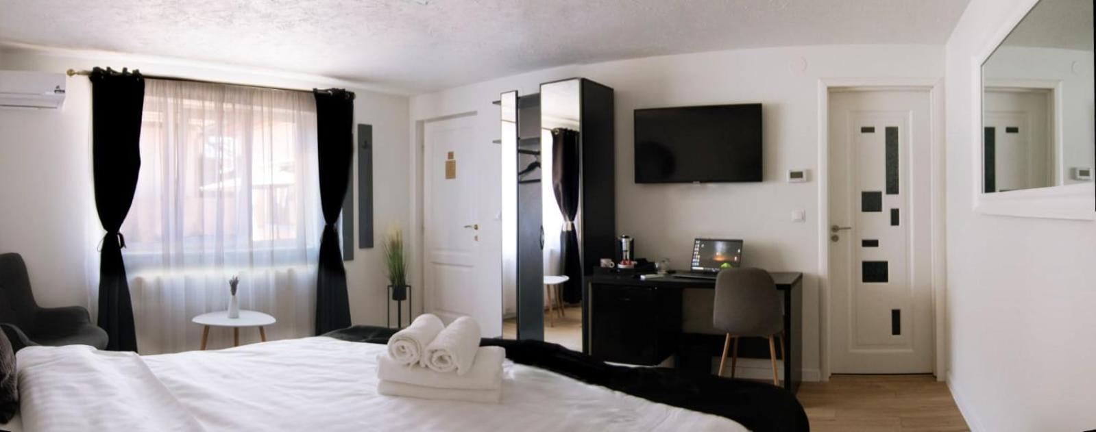 Hotel Casa Emilia Hunedoara Habitación foto