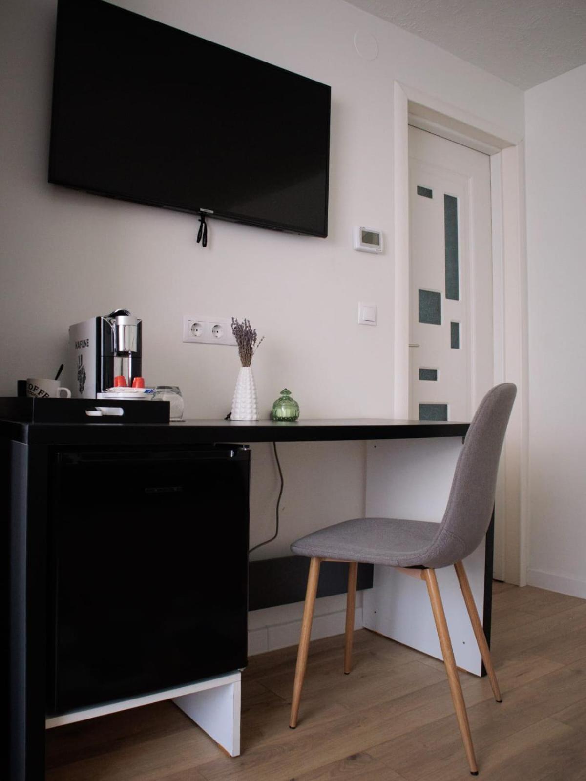 Hotel Casa Emilia Hunedoara Habitación foto